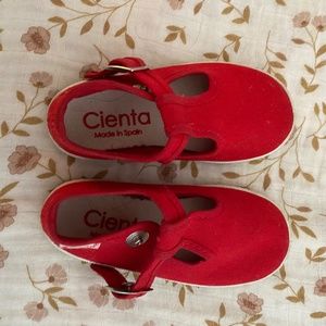 Cienta Shoes Toddler size 22/6 US